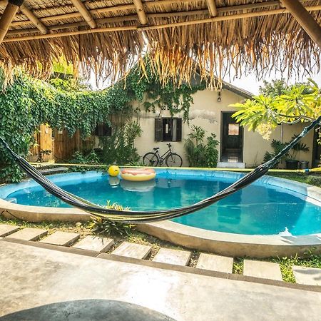 Losmanos Hostel Yogyakarta Ngoại thất bức ảnh