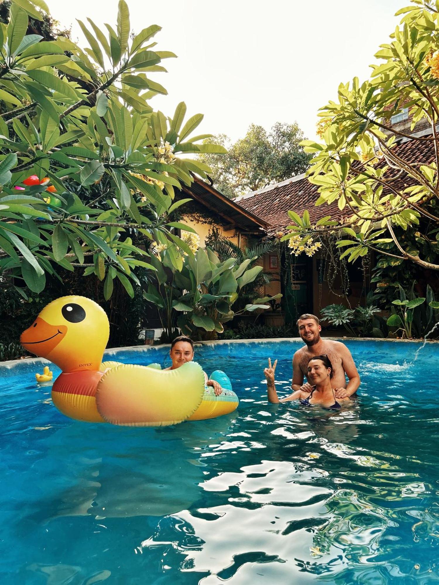 Losmanos Hostel Yogyakarta Ngoại thất bức ảnh