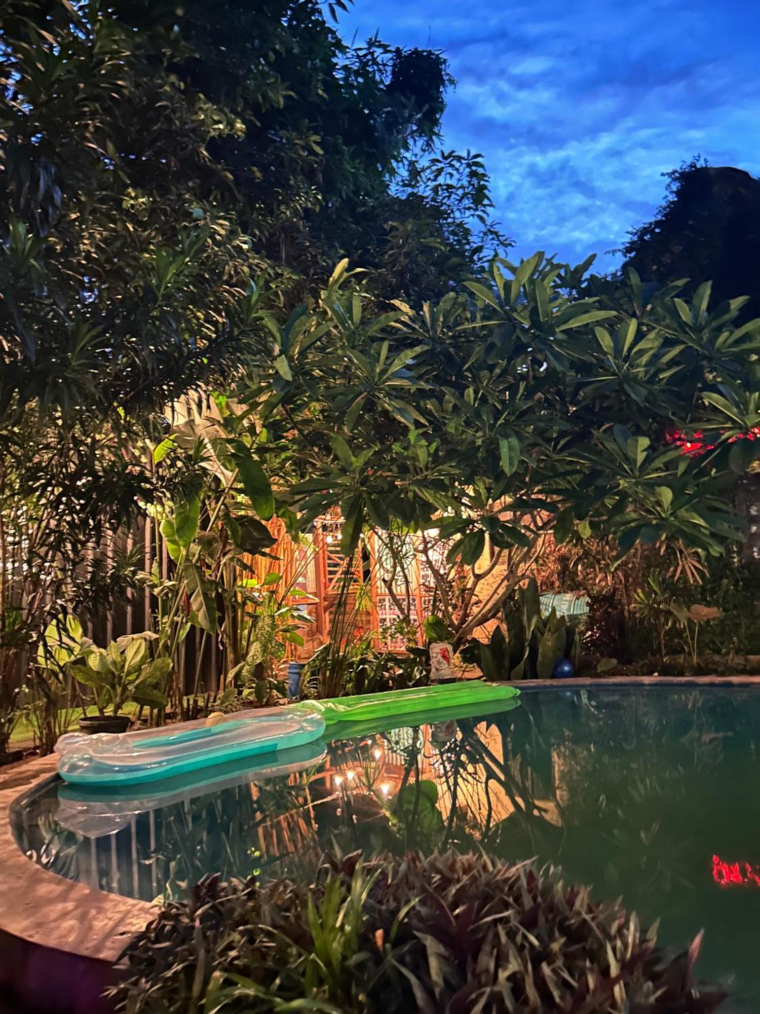 Losmanos Hostel Yogyakarta Ngoại thất bức ảnh