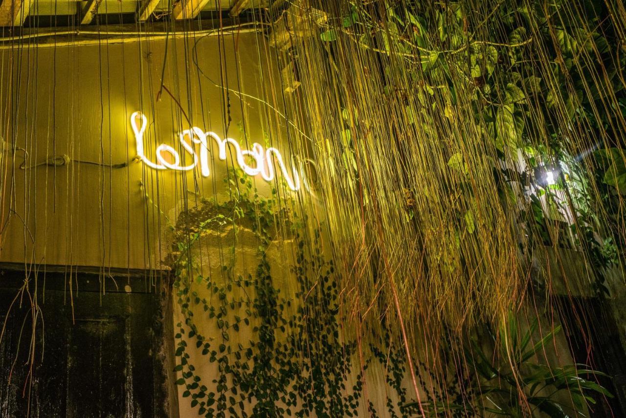 Losmanos Hostel Yogyakarta Ngoại thất bức ảnh