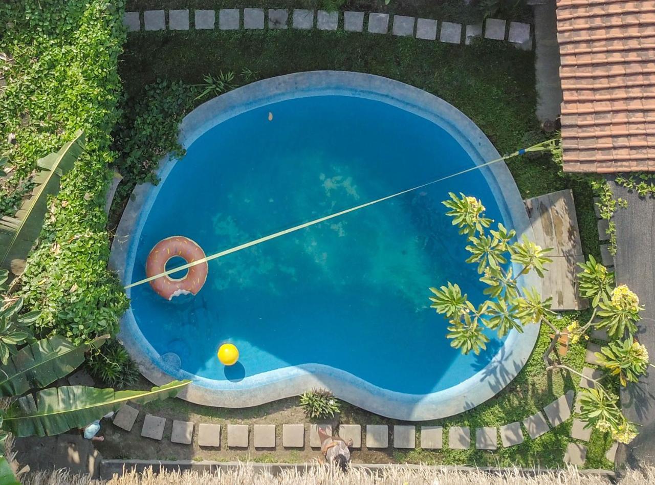 Losmanos Hostel Yogyakarta Ngoại thất bức ảnh