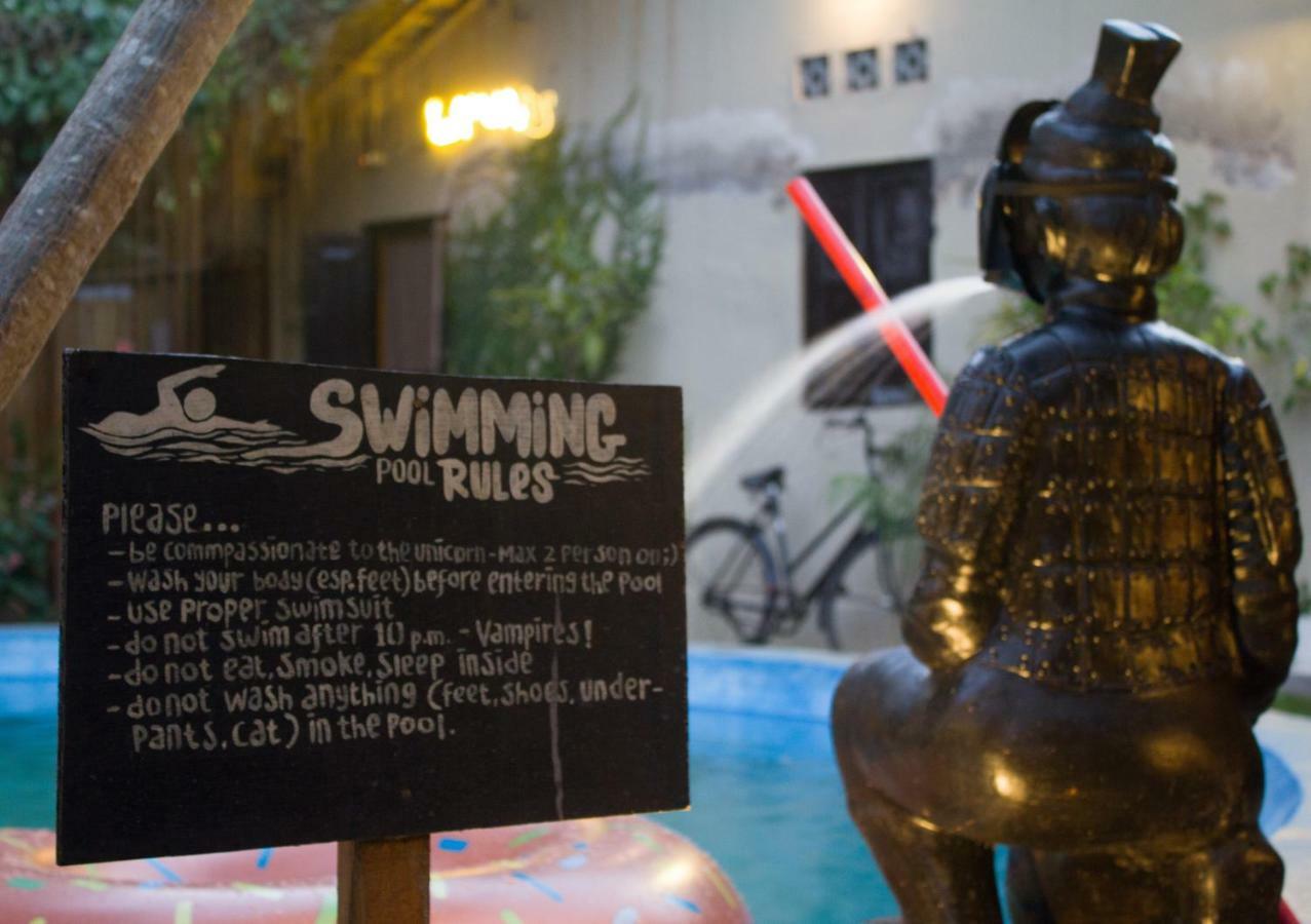 Losmanos Hostel Yogyakarta Ngoại thất bức ảnh